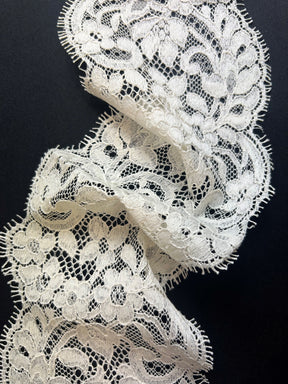 Ivory Chantilly Lace Trim - Brenda