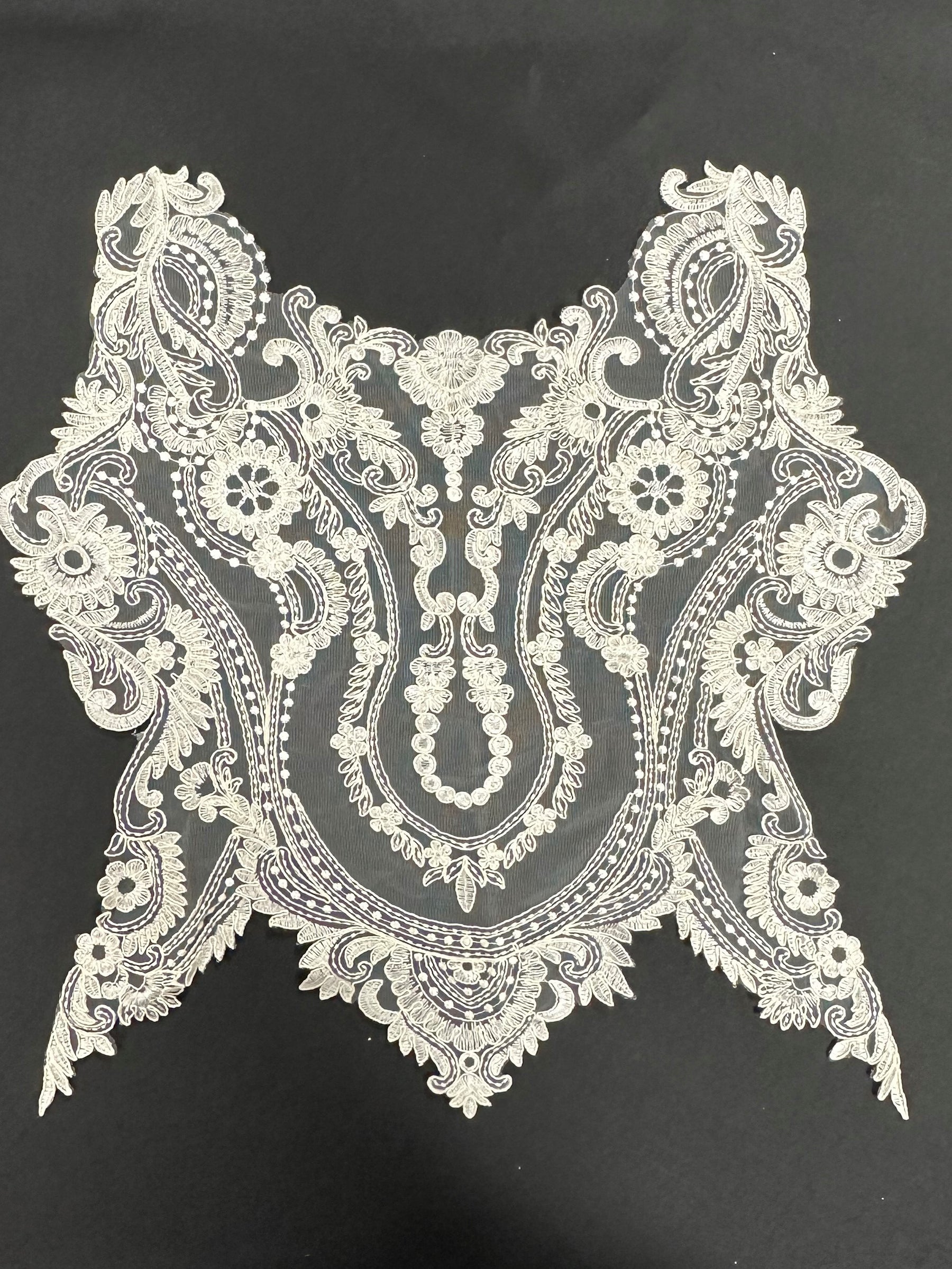 Ivory Large Corded Lace Applique - Aquilegia