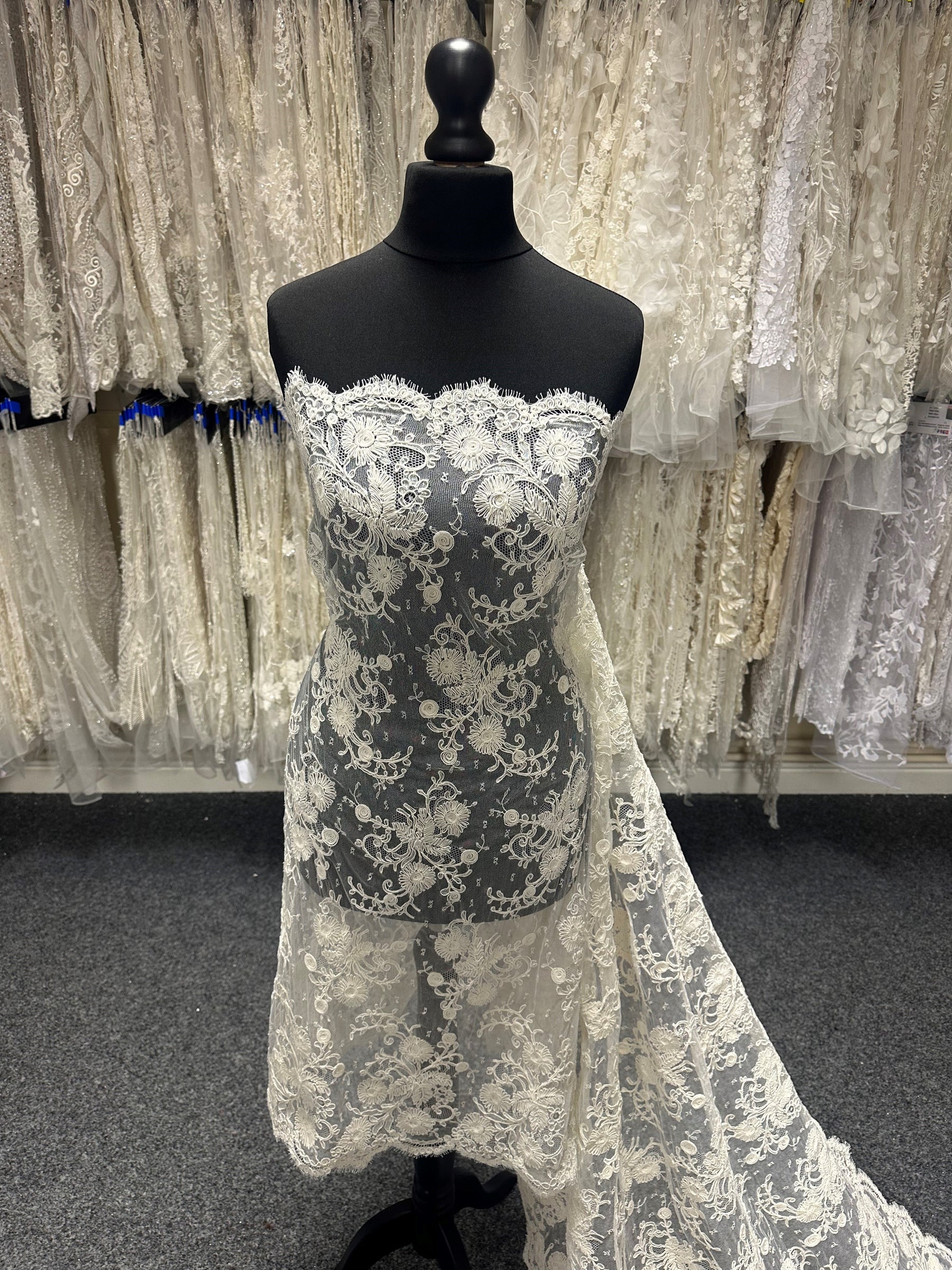 Ivory Corded Chantilly Lace - Guthrie