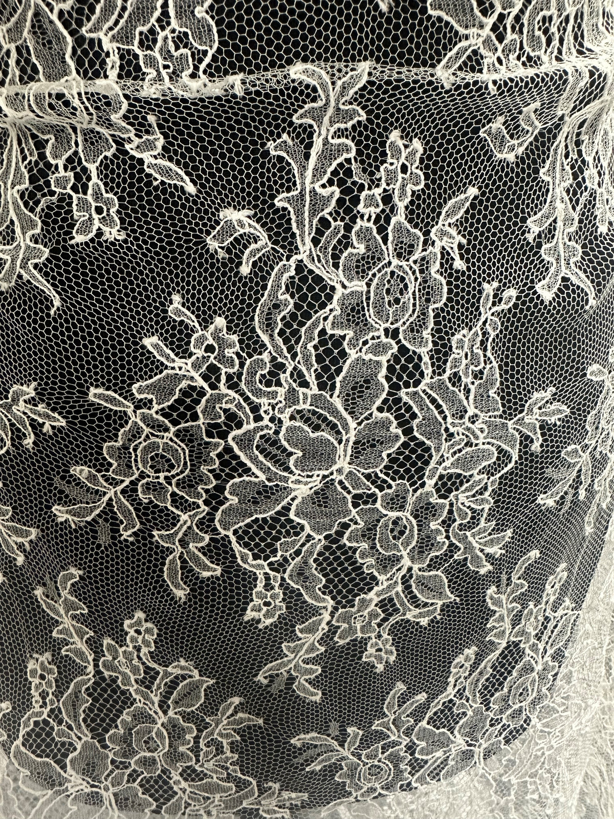 Ivory Chantilly Lace - Nelly