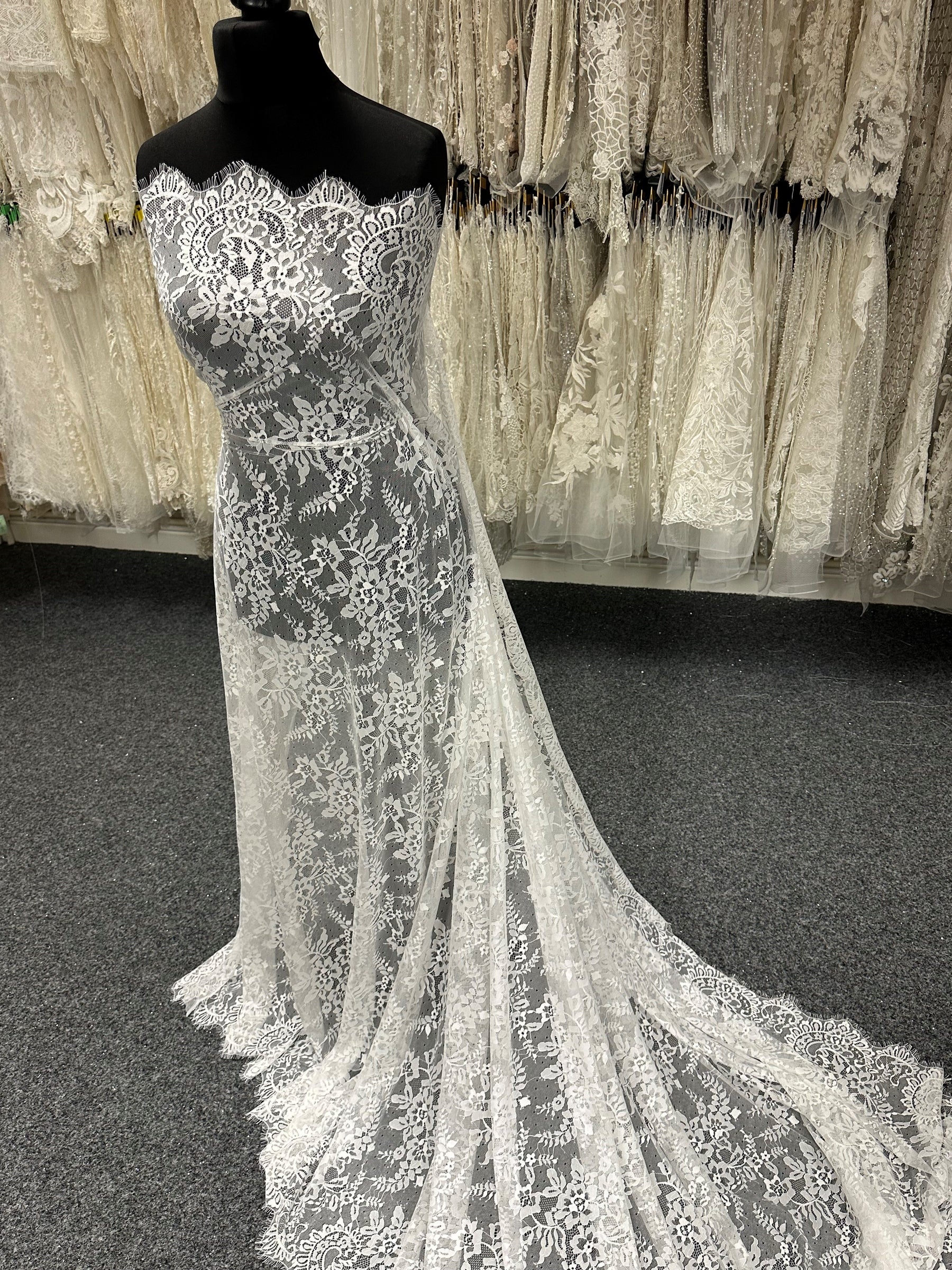 Ivory Raschel Lace - Bowie