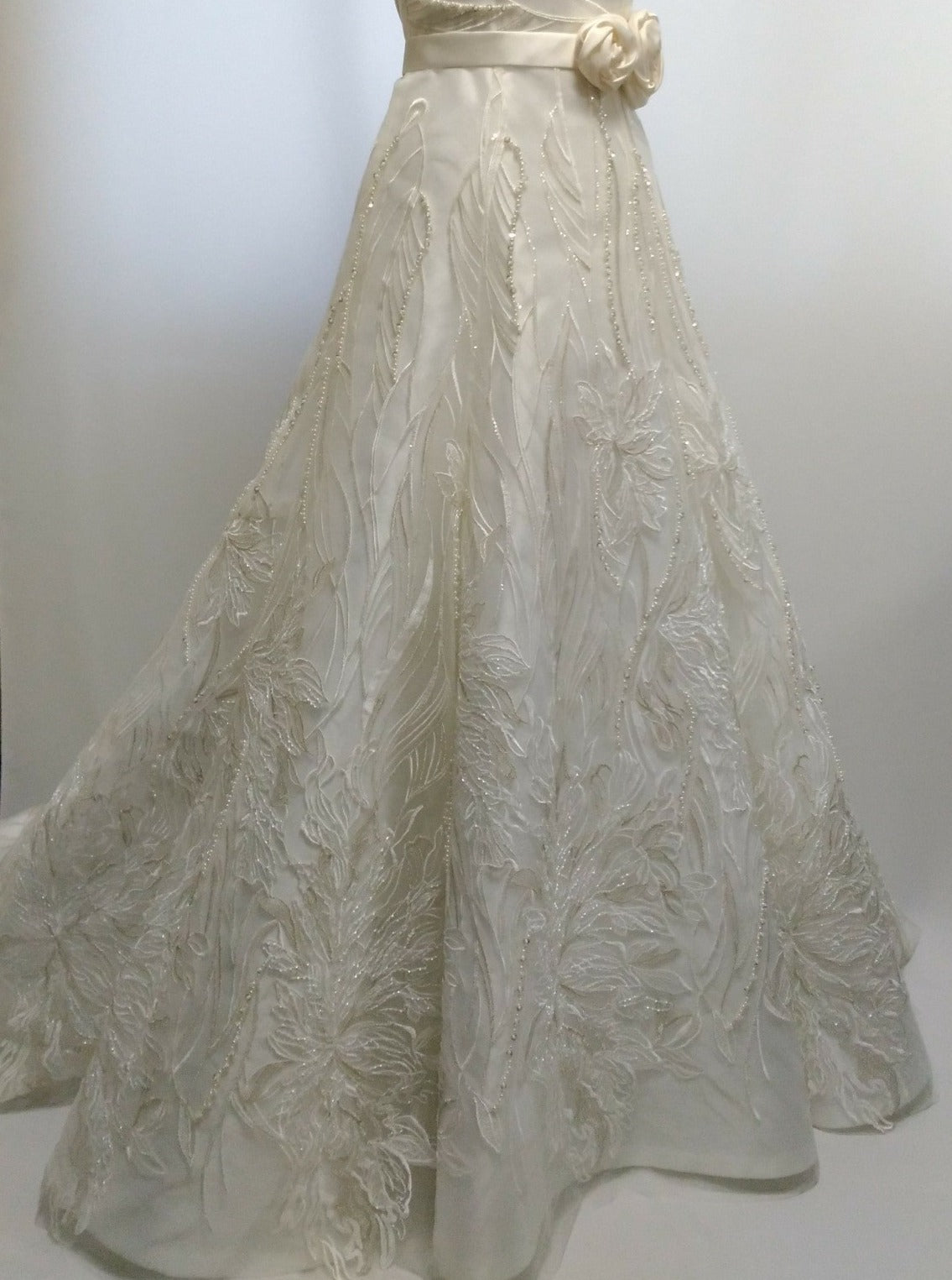 Ivory Embroidered Lace - Marie Jacques